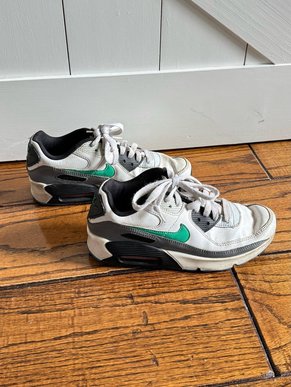 Nike AIR MAX 90 LEATHER PS WHITE , BLACK & STADIUM GREEN Size 4 UNISEX